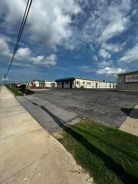 Kenwood Legacy Self Storage facility 